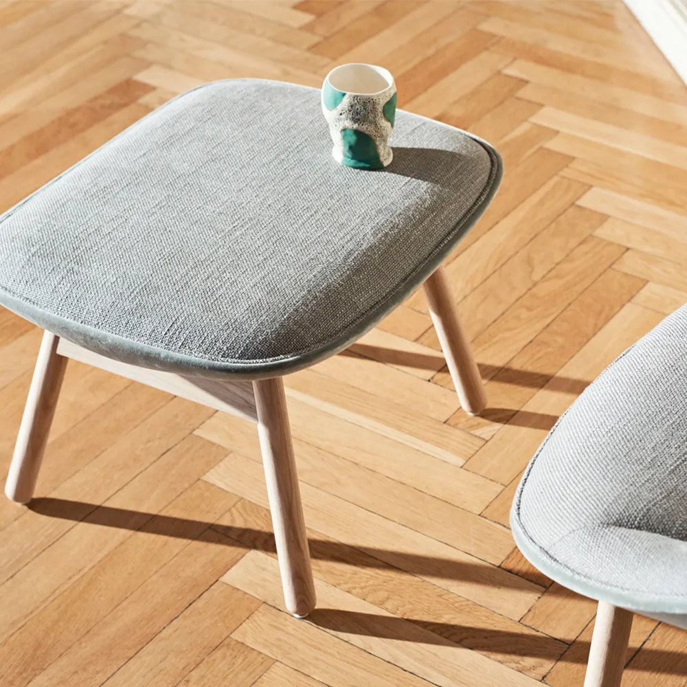 Uchiwa fotpall, Grey-svart ek-baksida svart läder HAY