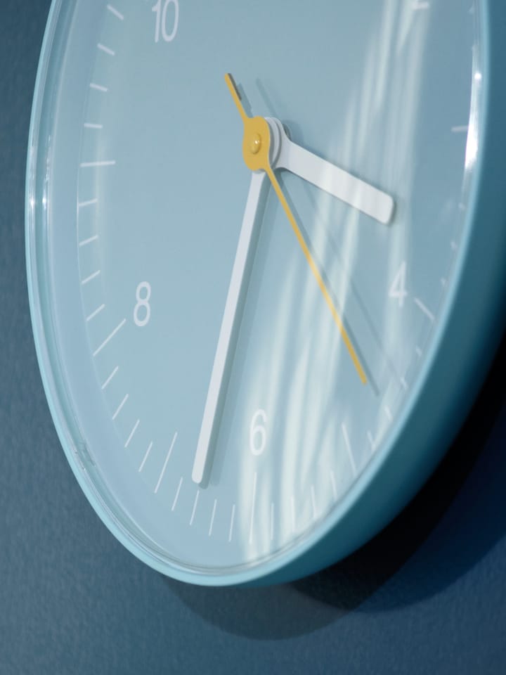 Wall Clock väggklocka Ø26,5 cm, Blue HAY