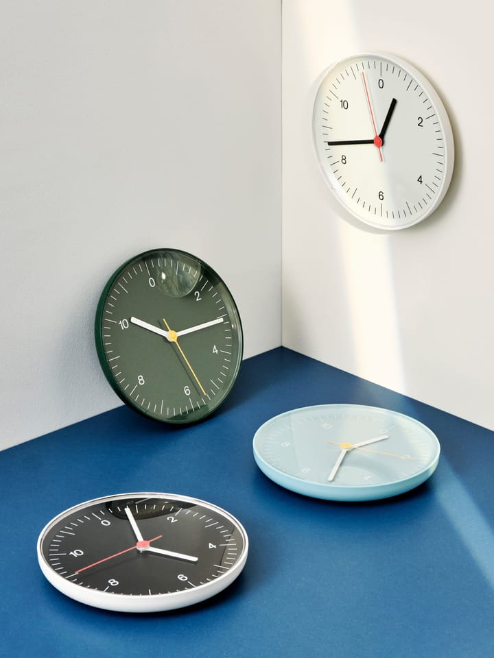 Wall Clock väggklocka Ø26,5 cm, Blue HAY