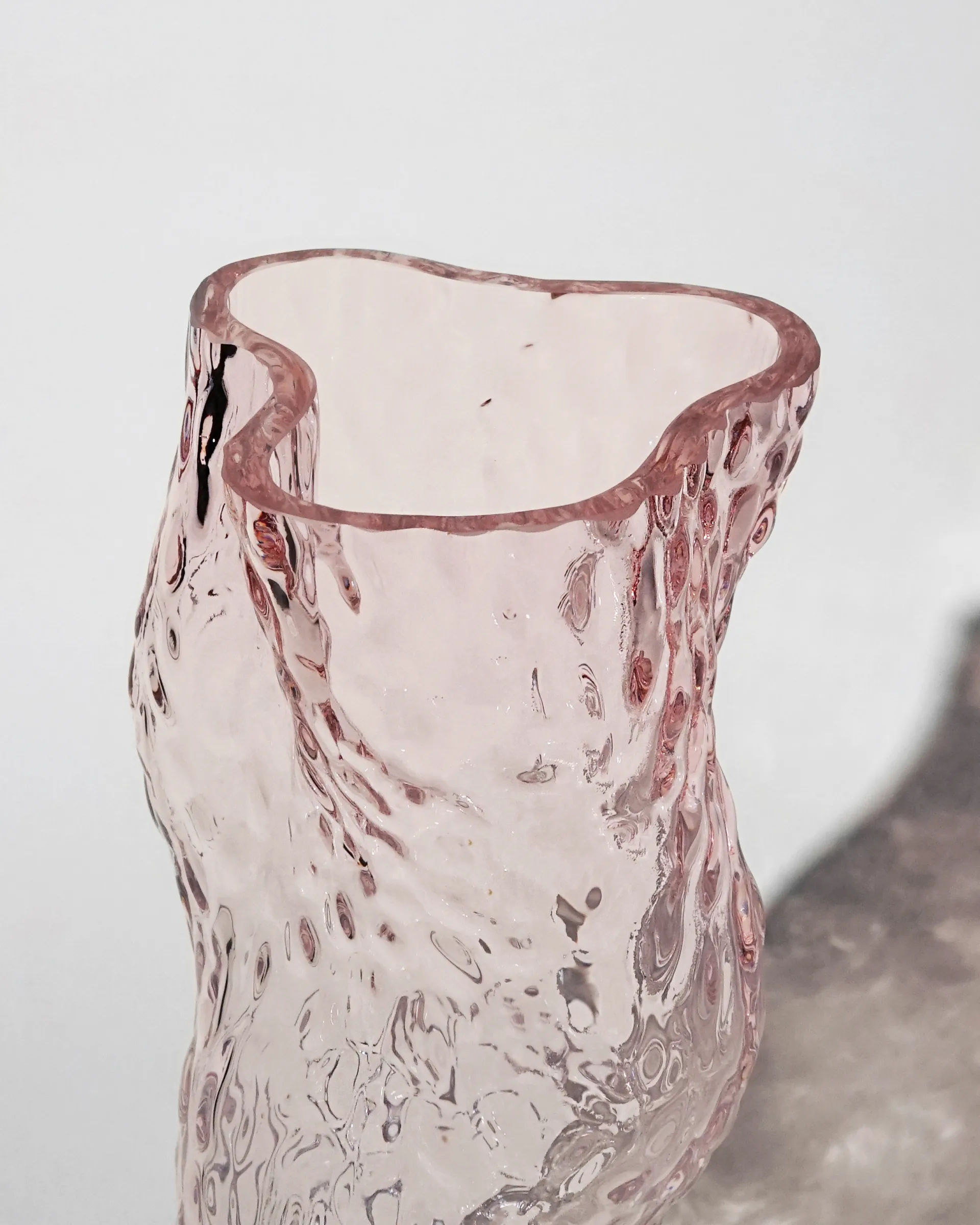 Ostrea Rock vas glas 30 cm, Pale rose Hein Studio