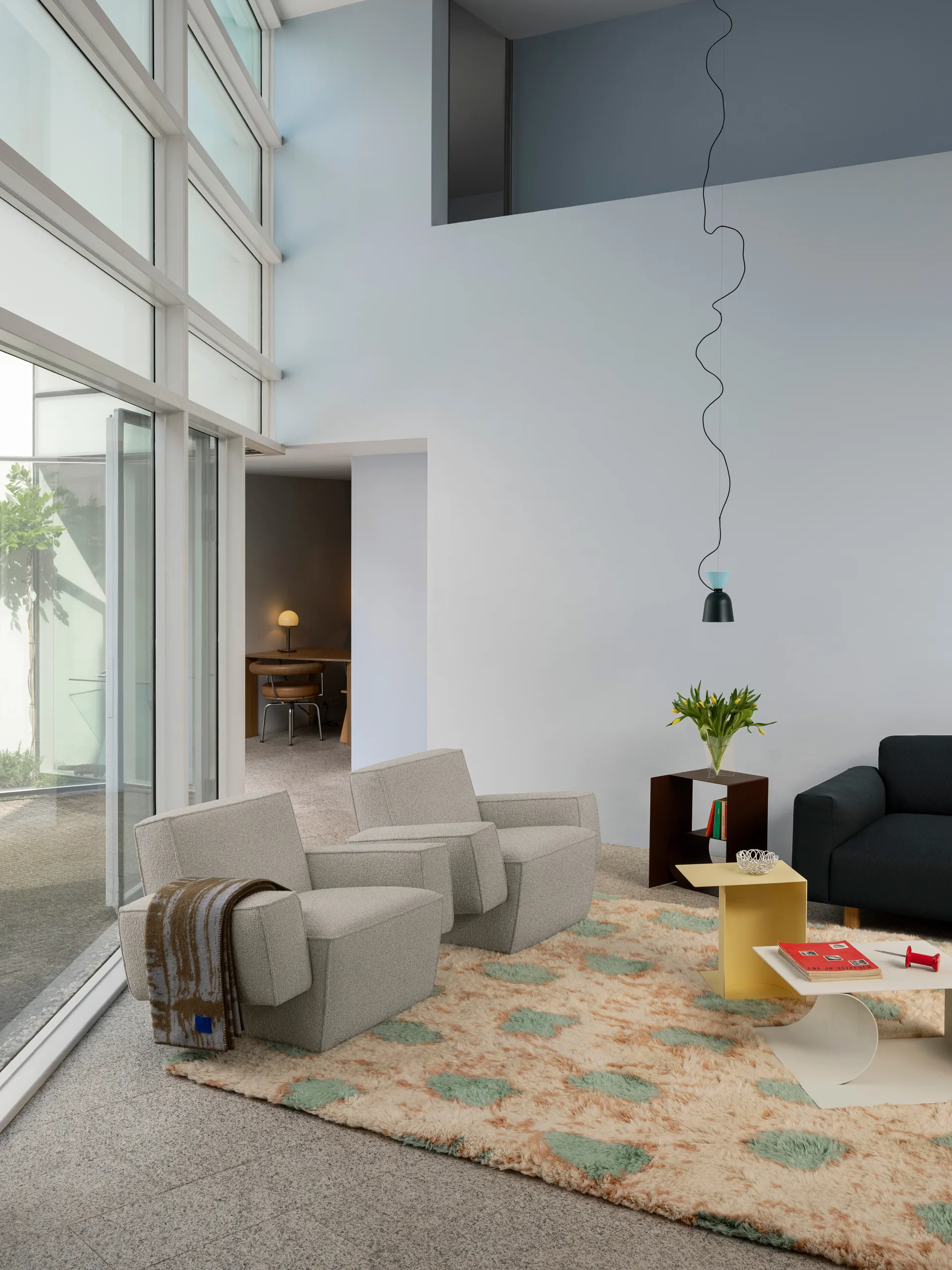 Hunk loungefåtölj med armstöd, Swan Hem