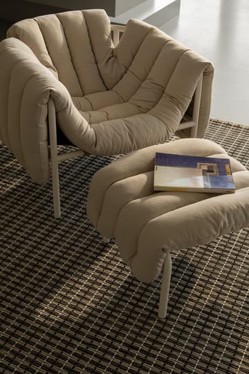 Puffy loungefåtölj + ottoman - Sawdust-black grey - Hem