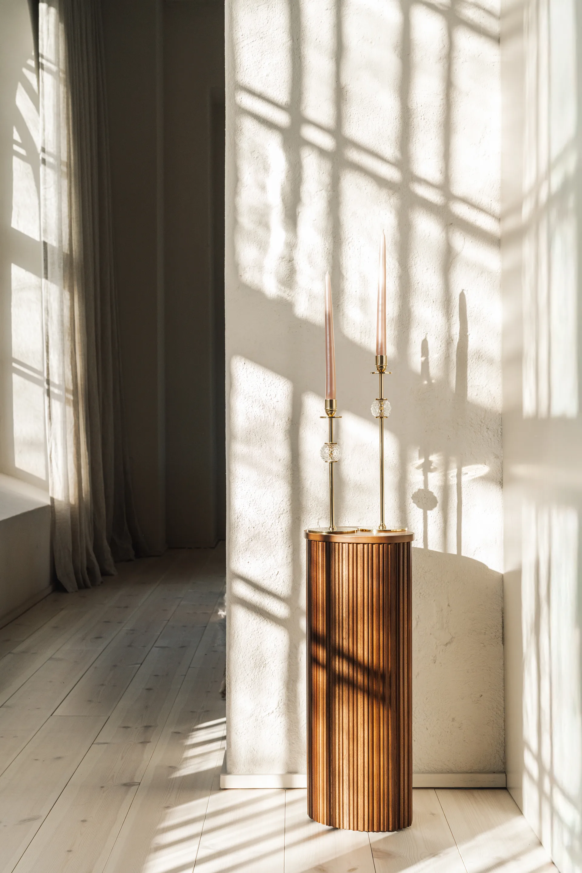 Alba ljusstake 30 cm, Solid mässing och glas Hilke Collection