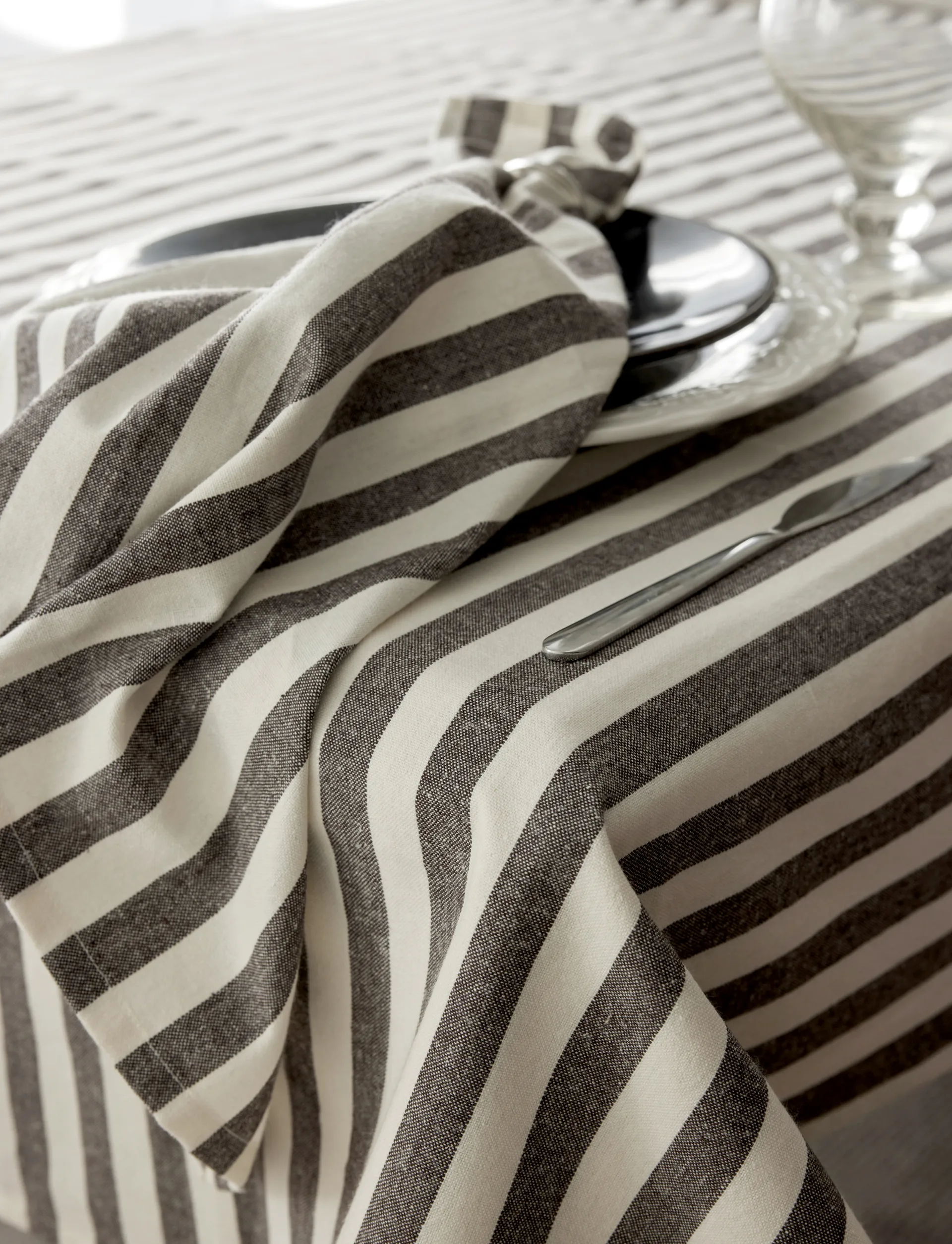 Bretagne tygservett 50x50 cm 4-pack, Chocolate Himla