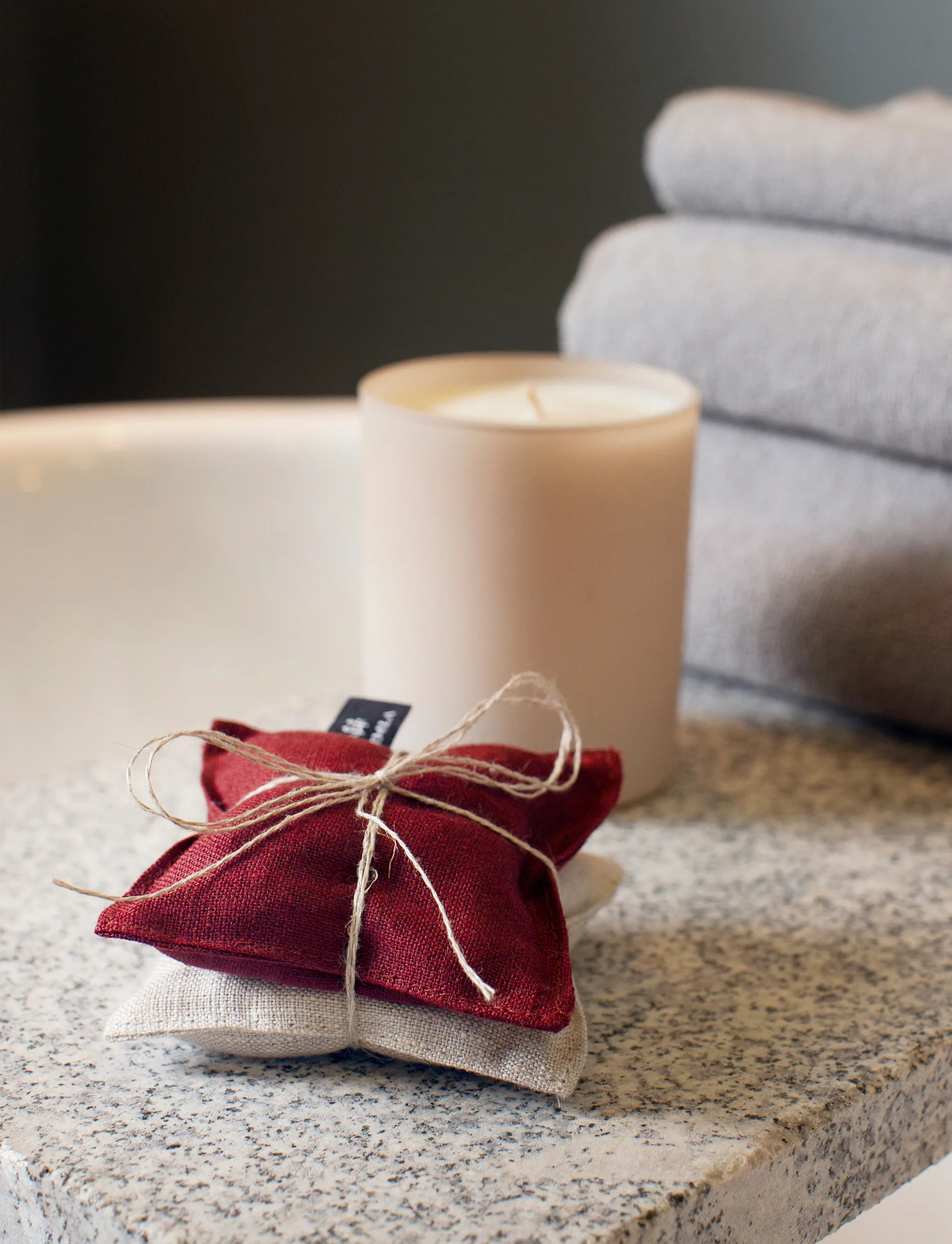 Lavendula doftkudde 9x9 cm, Lingonberry-oatmeal Himla