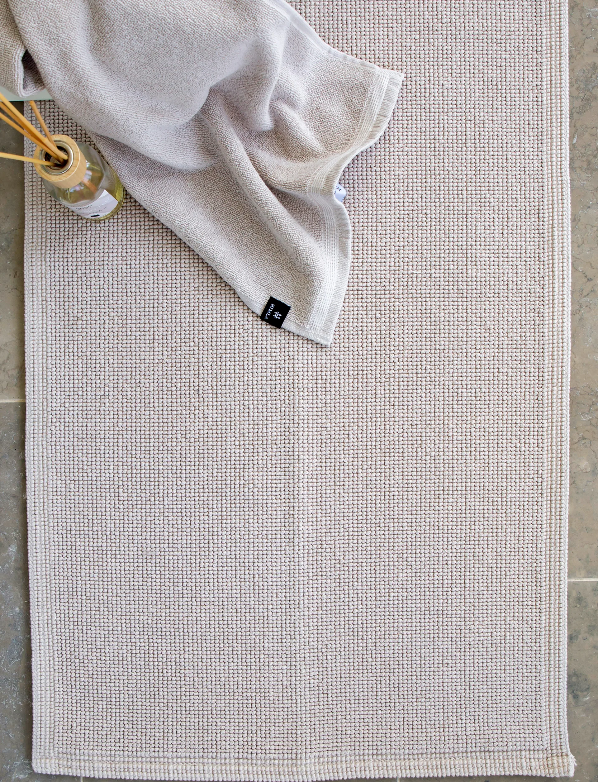 Love badrumsmatta 50x80 cm, Mother of pearl (beige) Himla