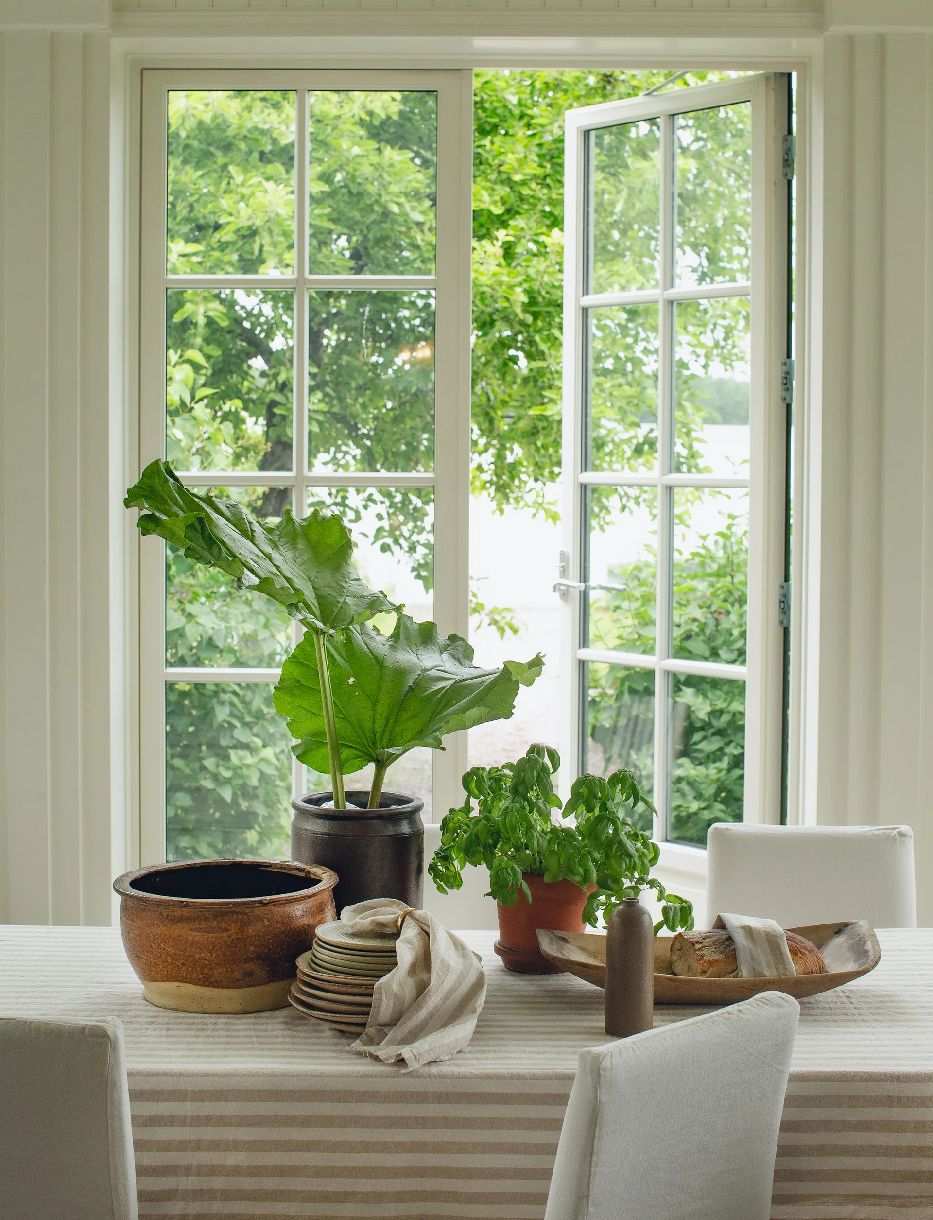 Riviera bordsduk 145x250 cm, Sand Himla