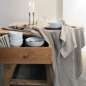 Sunshine bordsduk natural (beige) - 140x330 cm - Himla