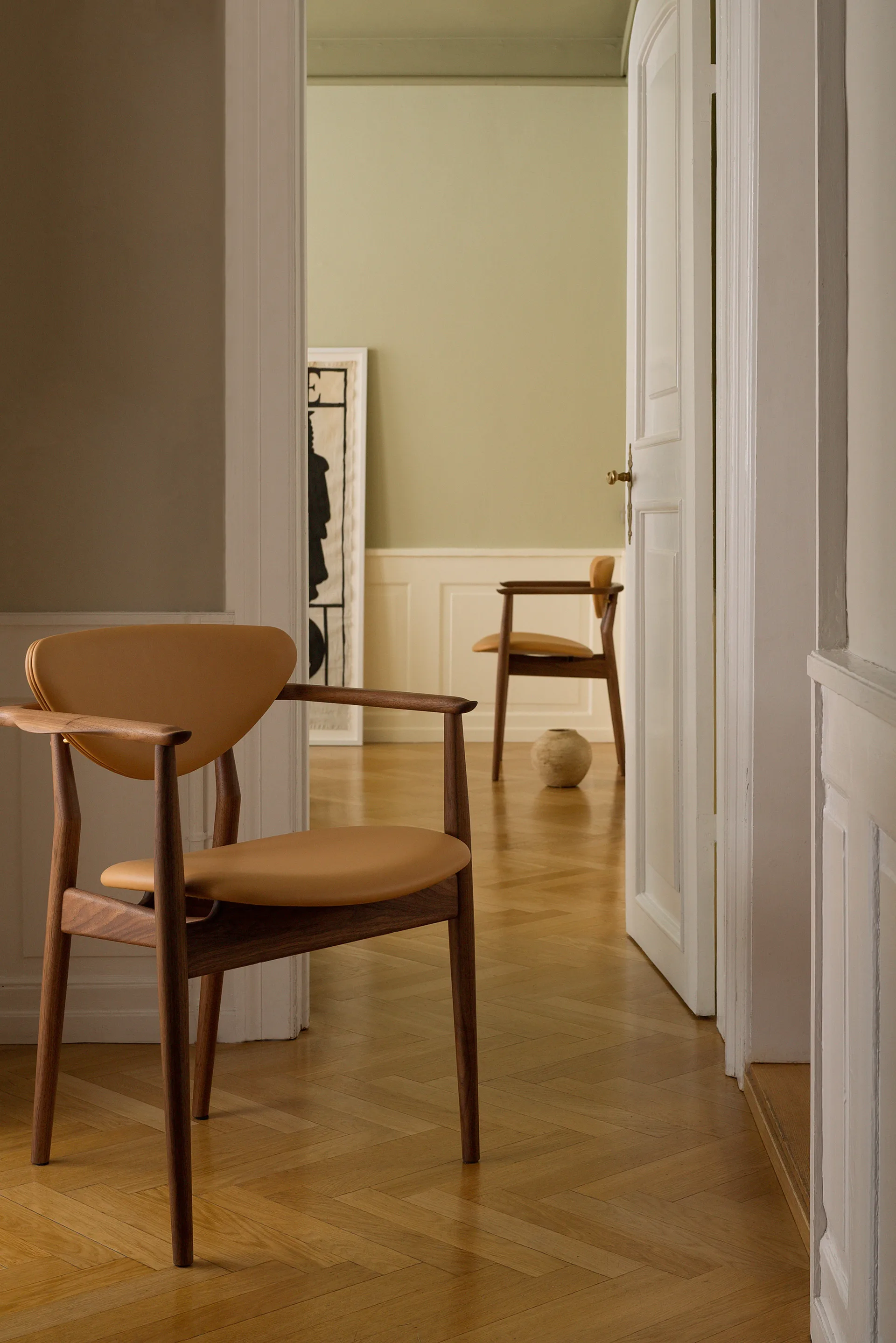 109 Chair fåtölj, valnöt-nevada cognac NV2488S House of Finn Juhl