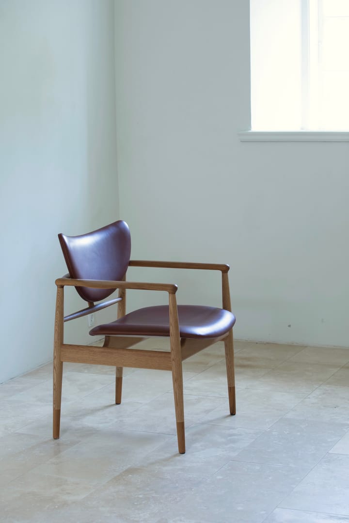 48 Chair karmstol, valnöt/ek-nevada cognac NV2488S House of Finn Juhl