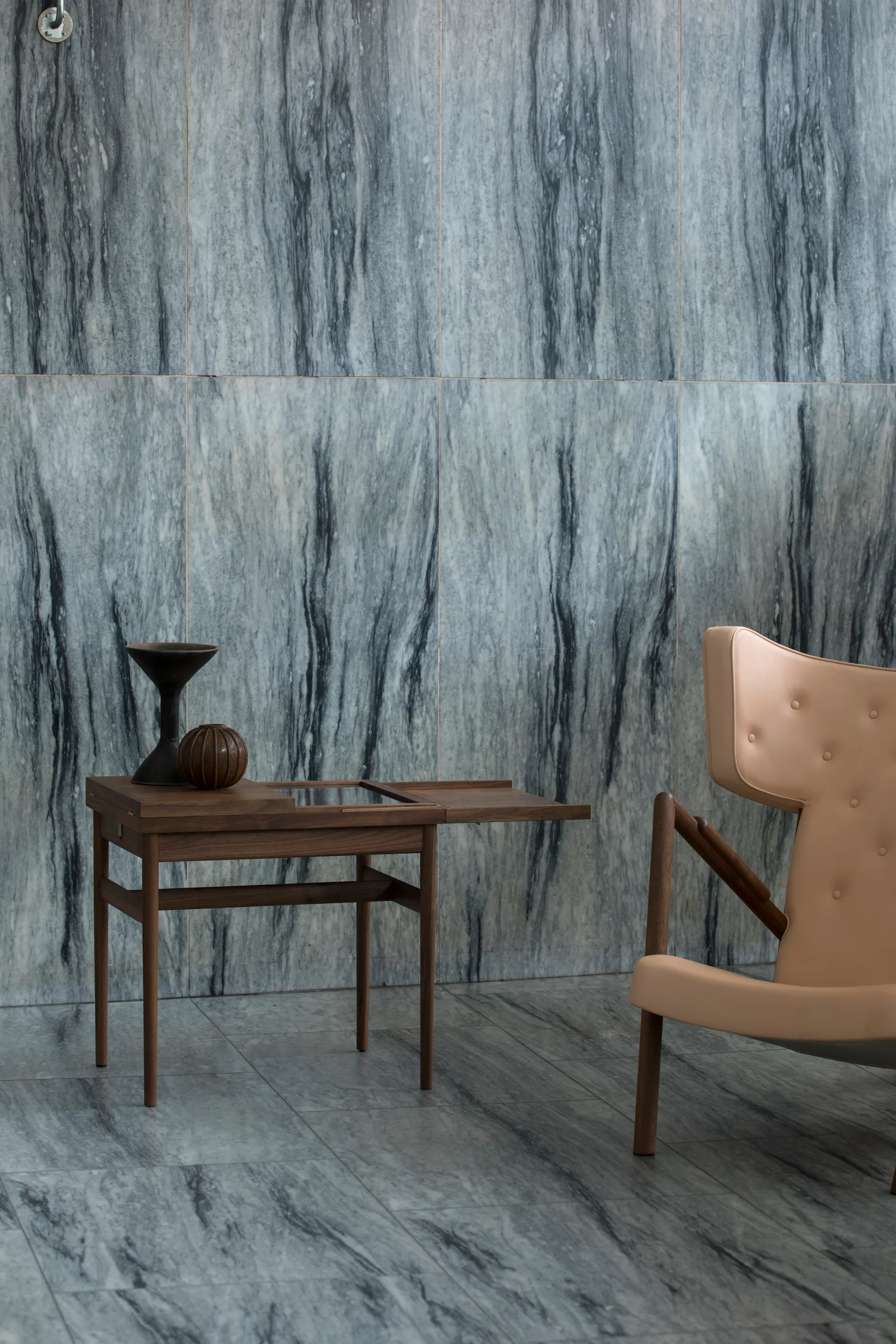 Art Collector's Table bord, valnöt House of Finn Juhl