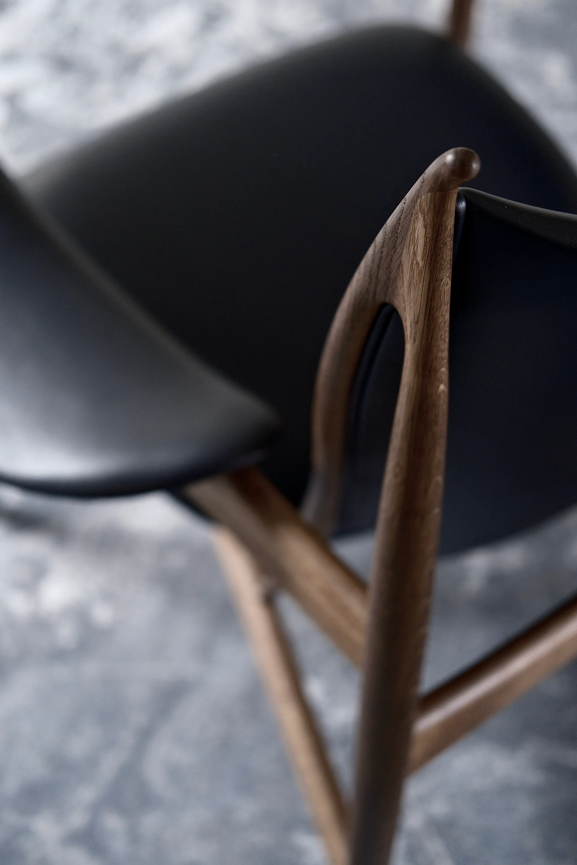 Chieftain chair fåtölj Jubileumsutgåva 75 år, Smoked oak nevada black NV0500S House of Finn Juhl