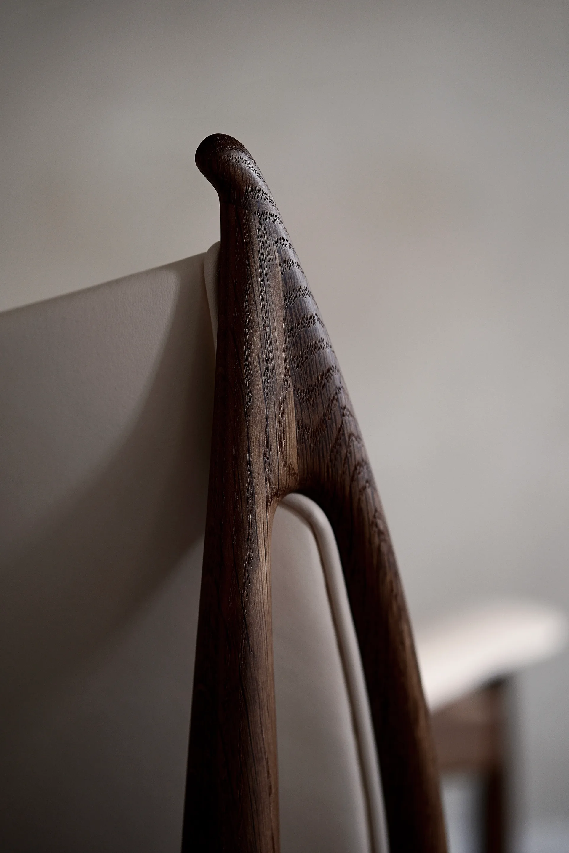 Chieftain chair fåtölj Jubileumsutgåva 75 år, Smoked oak uncolored House of Finn Juhl