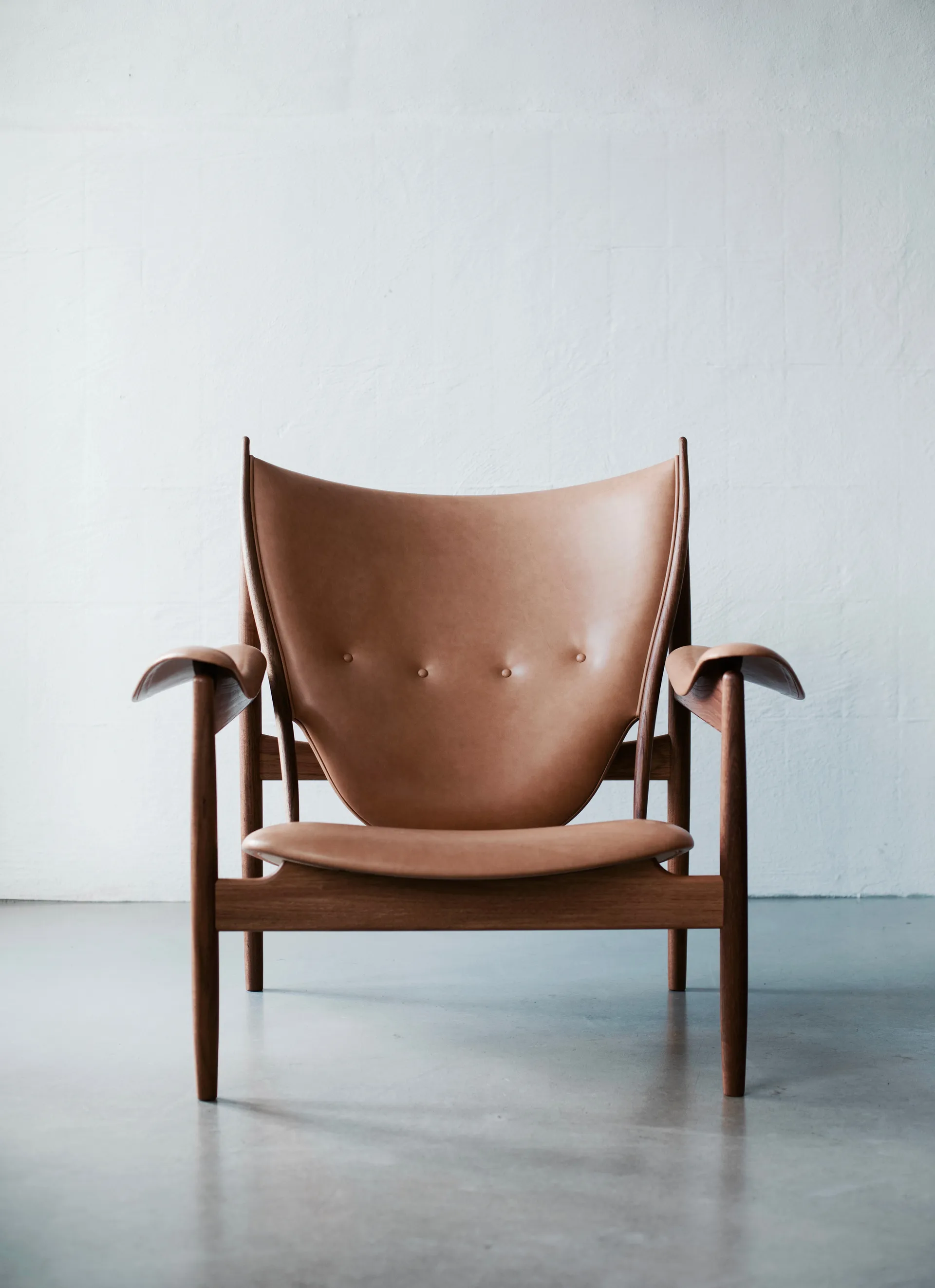 Chieftain chair fåtölj, Valnöt-nevada cognac NV2488S House of Finn Juhl