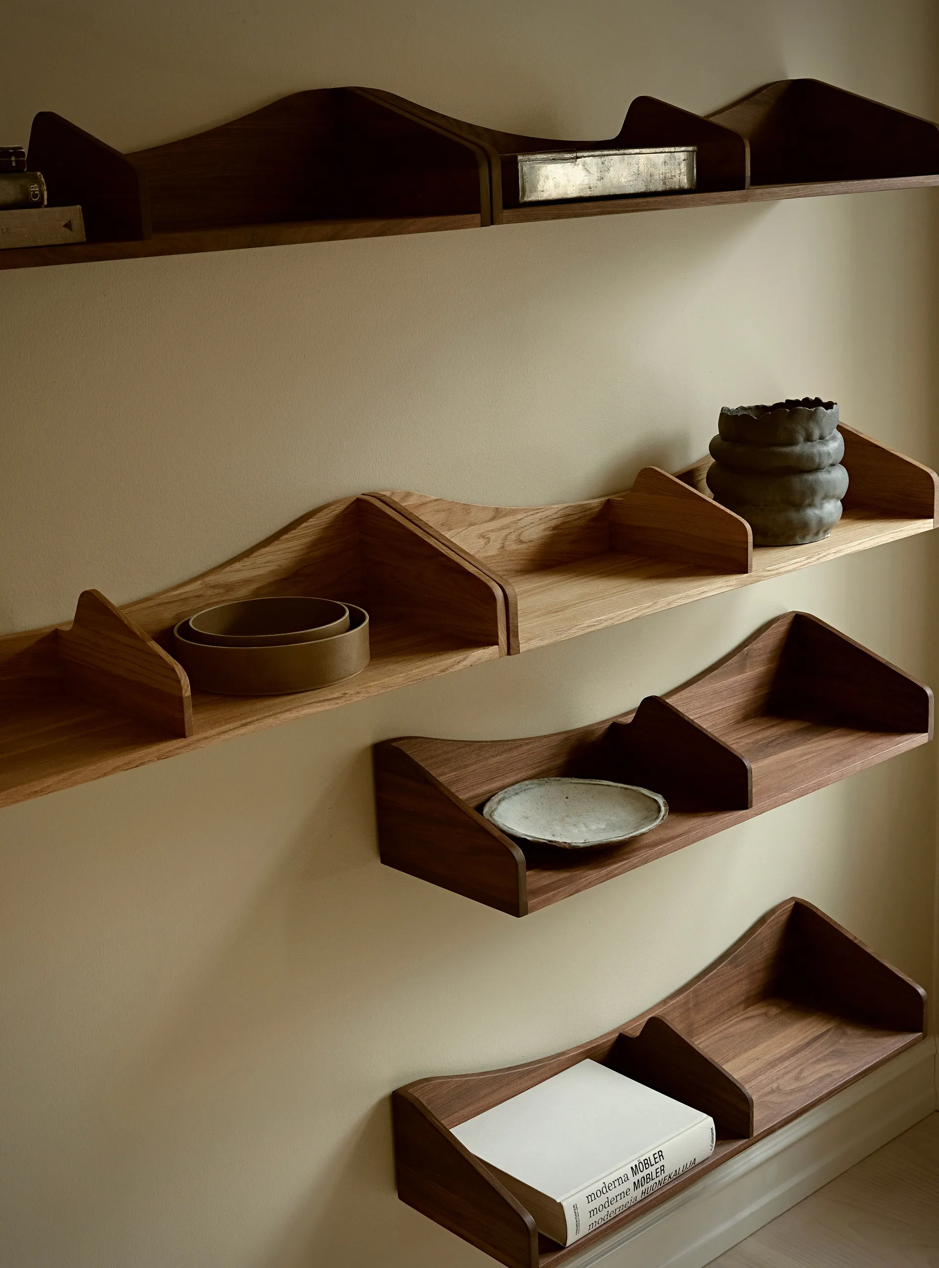 Hulsø Shelf vägghylla, Oak dark oil House of Finn Juhl