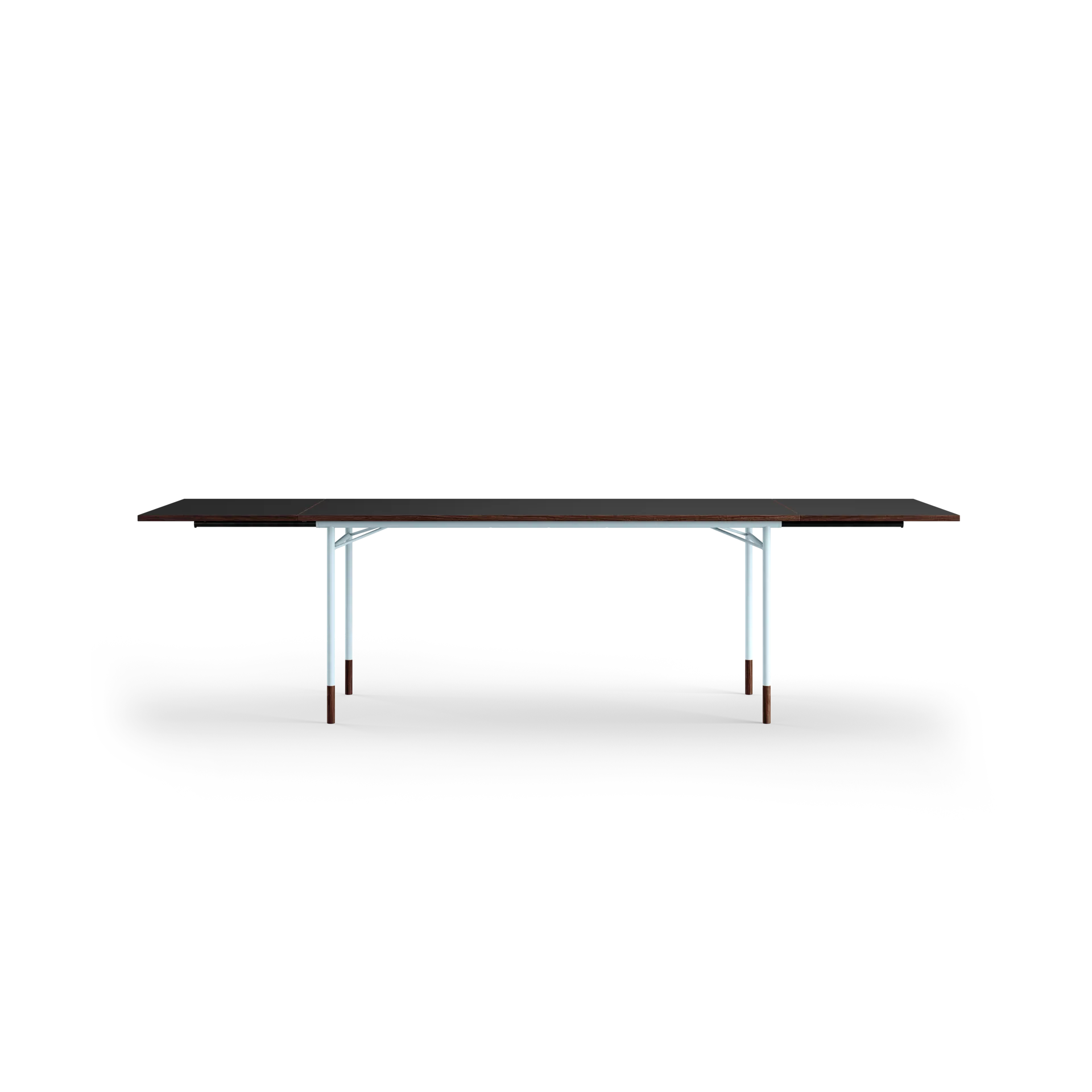 Nyhavn Dining Table matbord med klaffar, Valnöt-svart laminat-ljusblå ben House of Finn Juhl