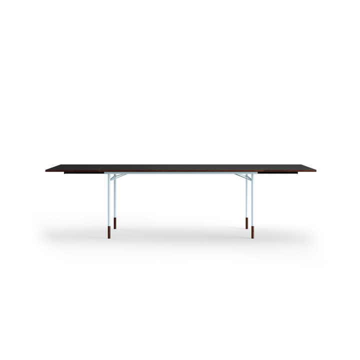 Nyhavn Dining Table matbord med klaffar, Valnöt-svart laminat-ljusblå ben House of Finn Juhl
