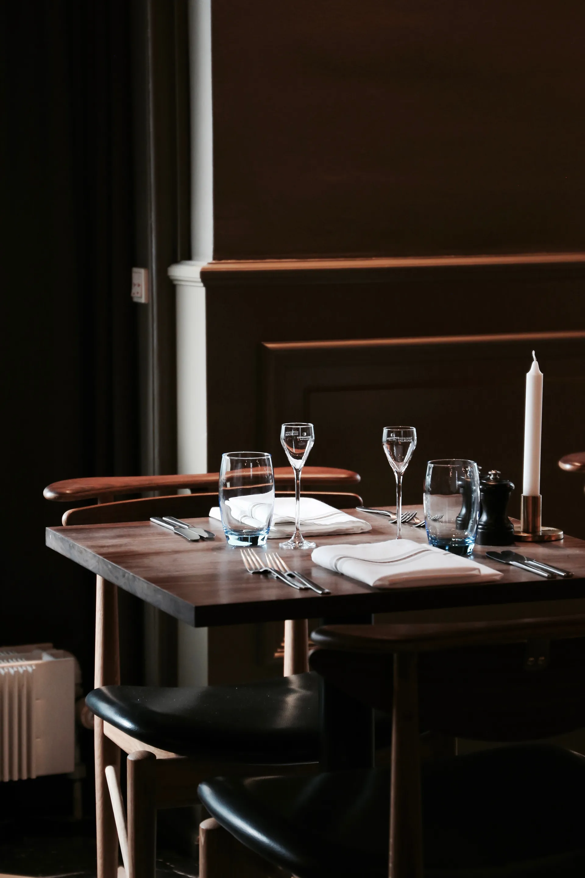 Reading Chair stol, valnöt/ek-nevada black NV0500S House of Finn Juhl