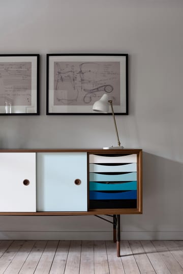 Sideboard med lådor - vit/ljusblå-valnötsfanér - House of Finn Juhl