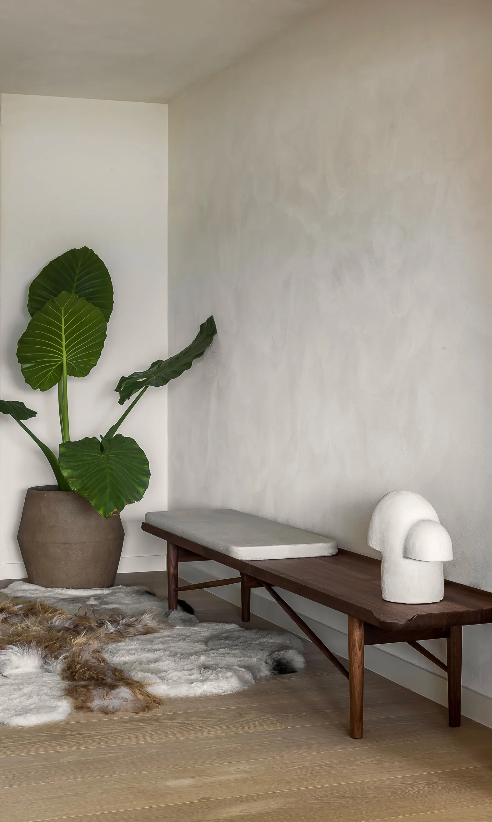 The cocktail bench bänk, valnöt House of Finn Juhl