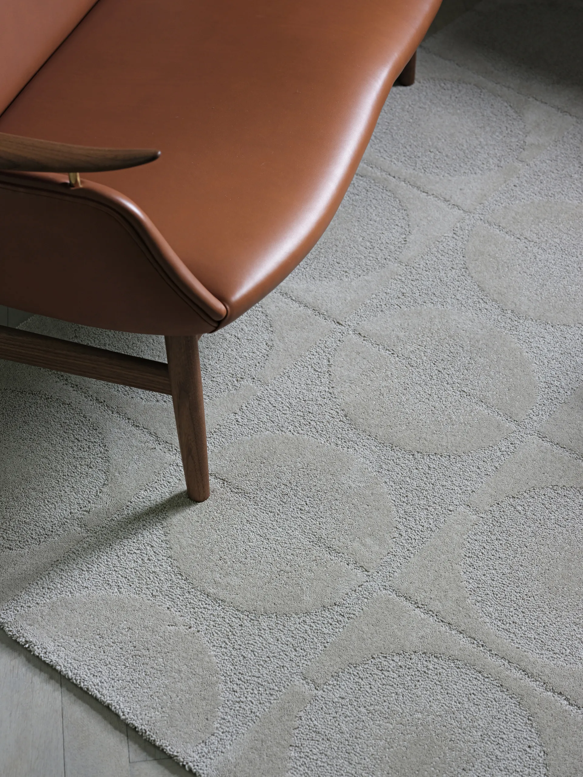The undyed circle matta Ø175 cm, Sandstone House of Finn Juhl