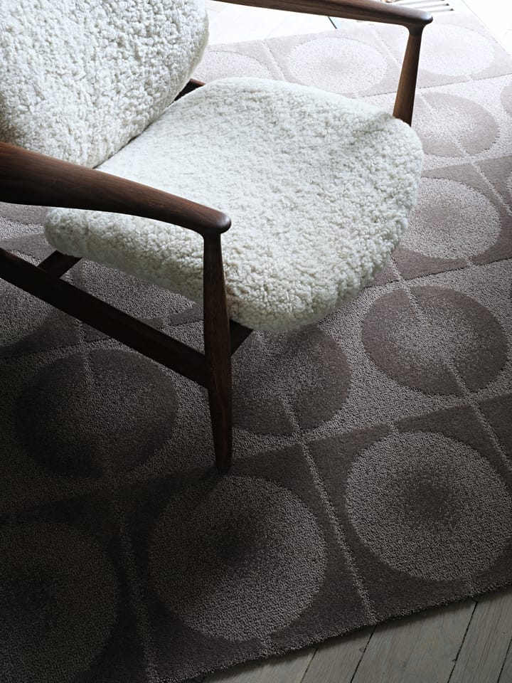 The undyed circle matta Ø245 cm, Clay House of Finn Juhl