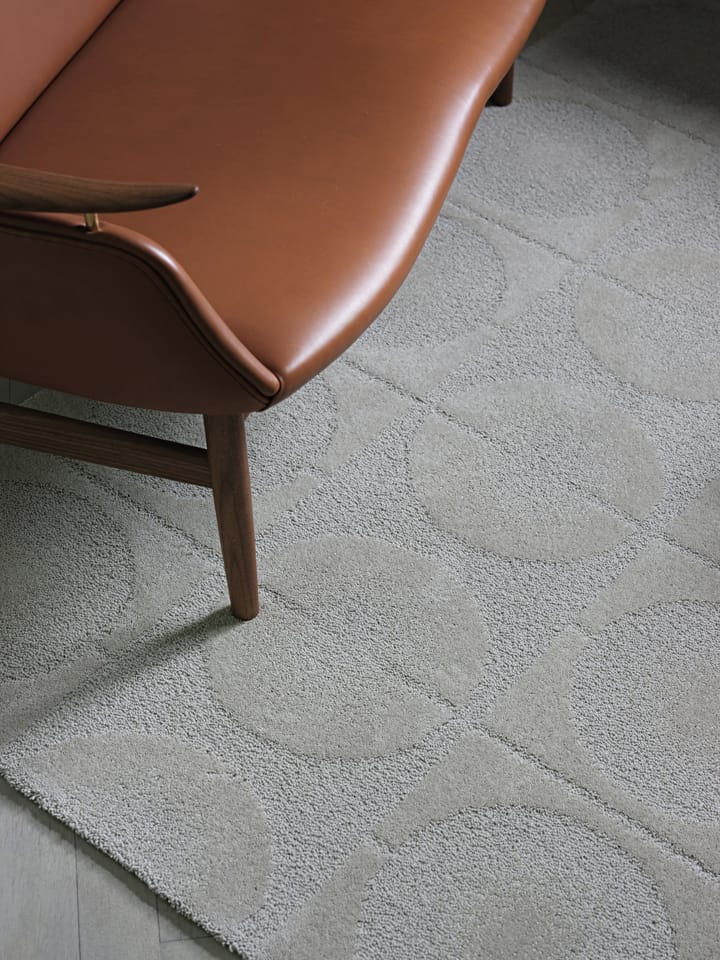 The undyed circle matta Ø245 cm, Sandstone House of Finn Juhl