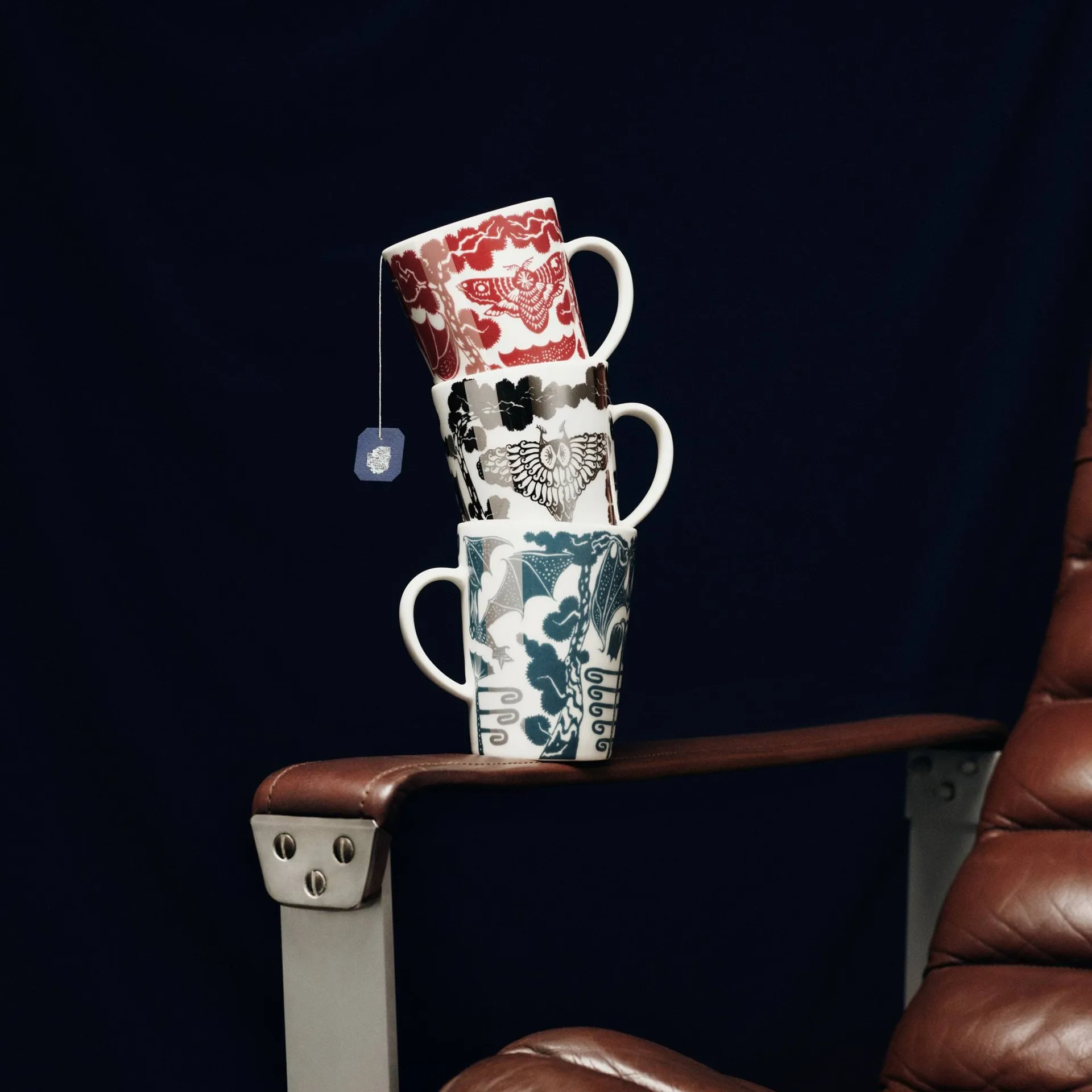 Taika mugg 40 cl presentförpackning, Yö granatröd Iittala