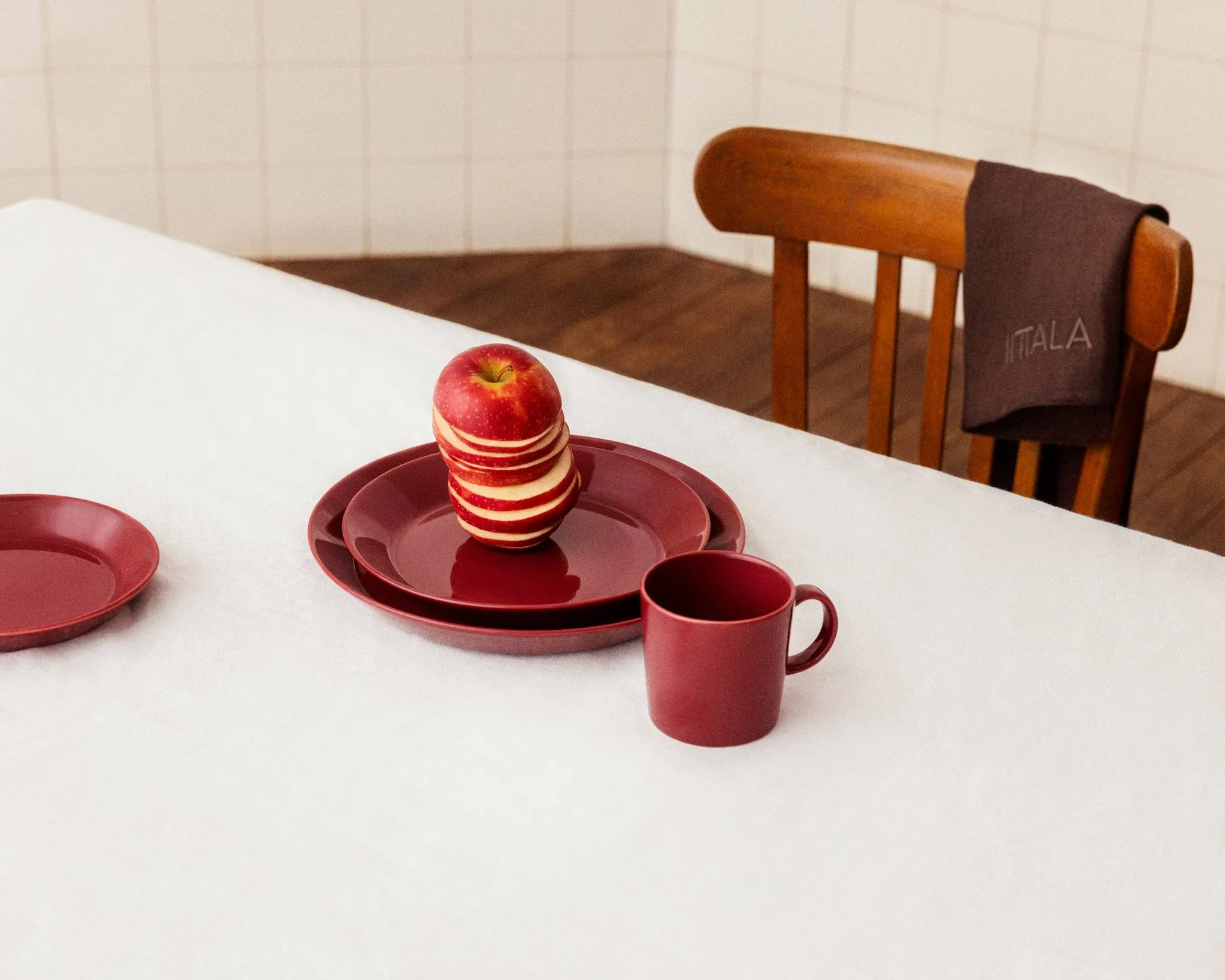 Teema tallrik Ø21 cm, Körsbär Iittala