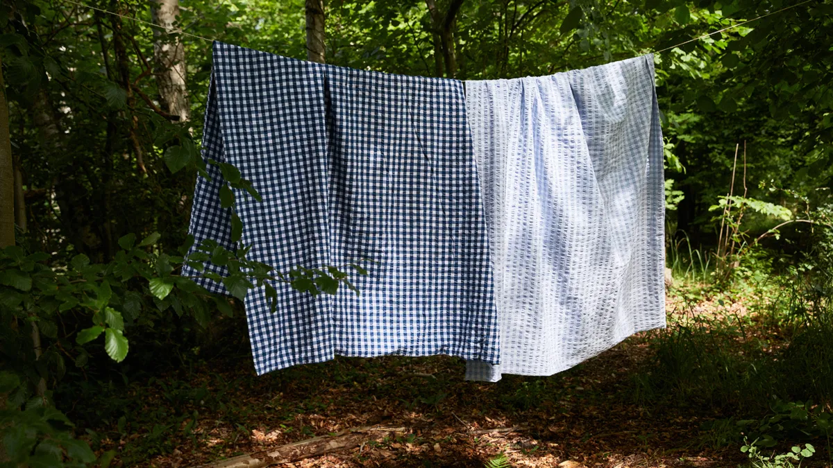 Bæk&Bølge bäddset 220x220 cm, Mörkblå-vit Juna