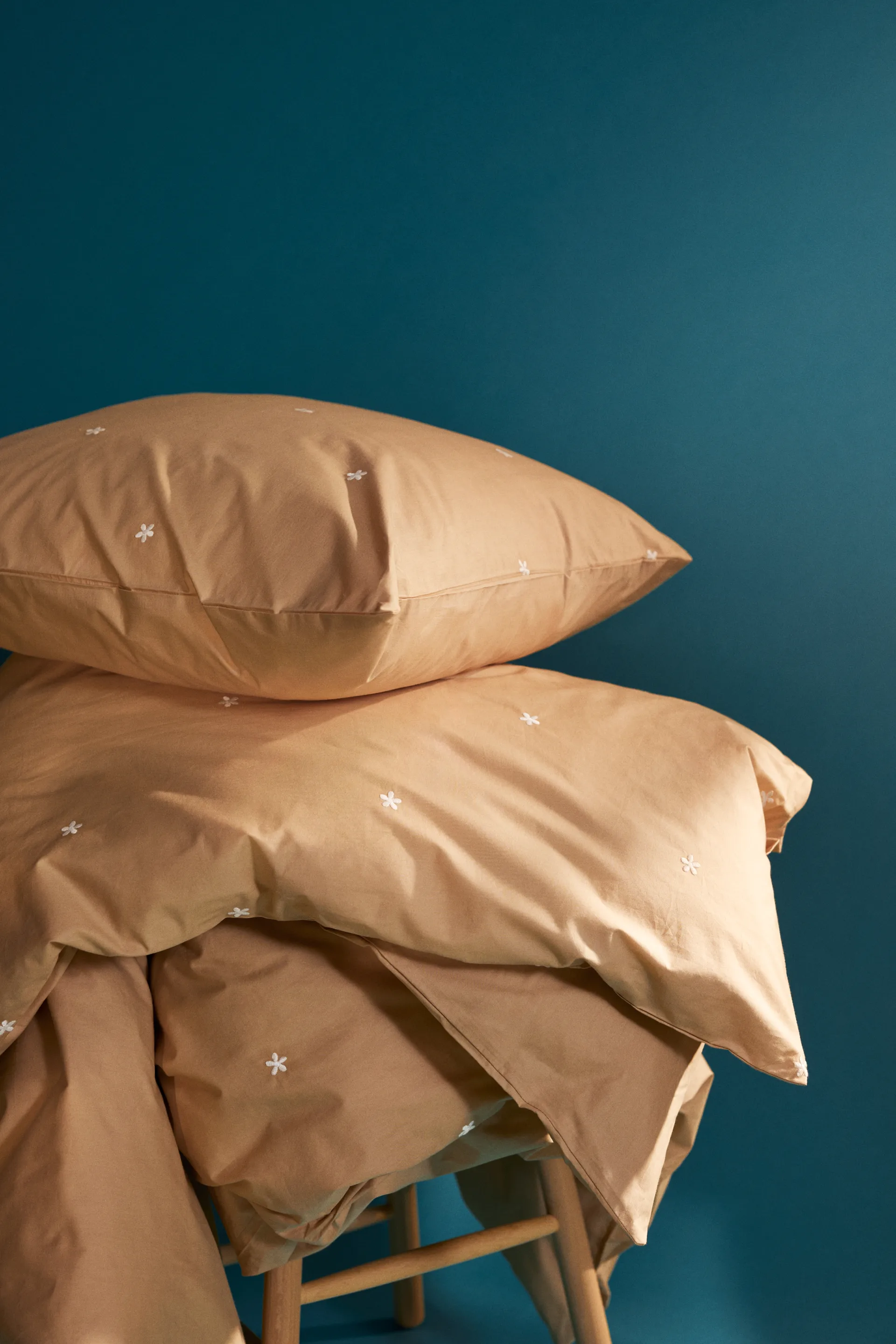 Daisy bäddset 150x210 cm, Sand-vit Juna