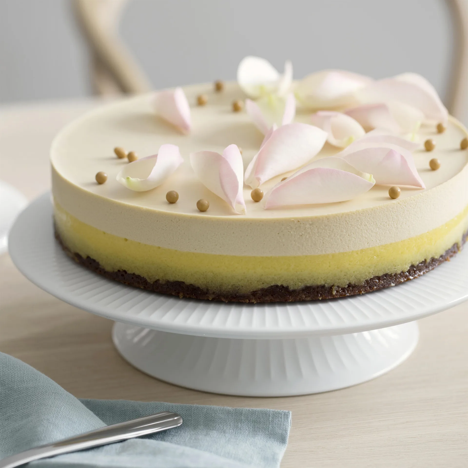 Hammershøi tårtfat på fot Ø30 cm, vit Kähler