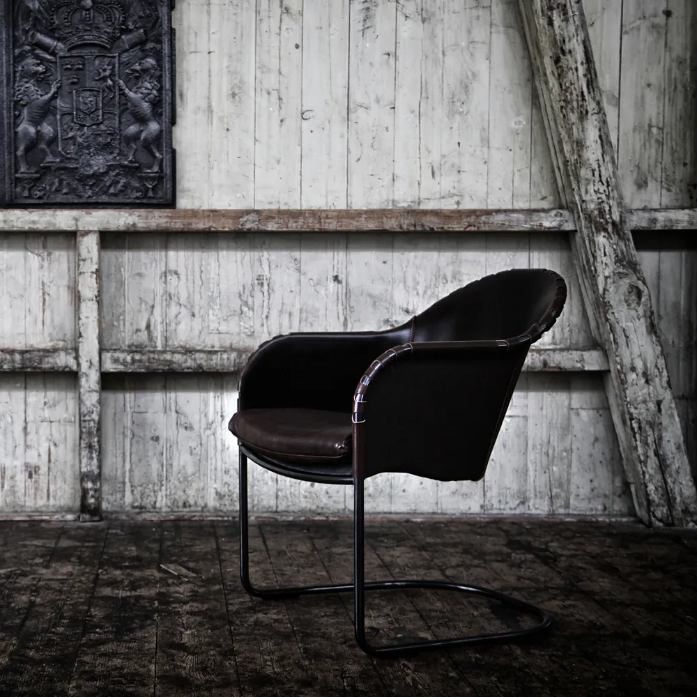 Ingo fåtölj, Cigarrbrun-kopparbehandlad Källemo