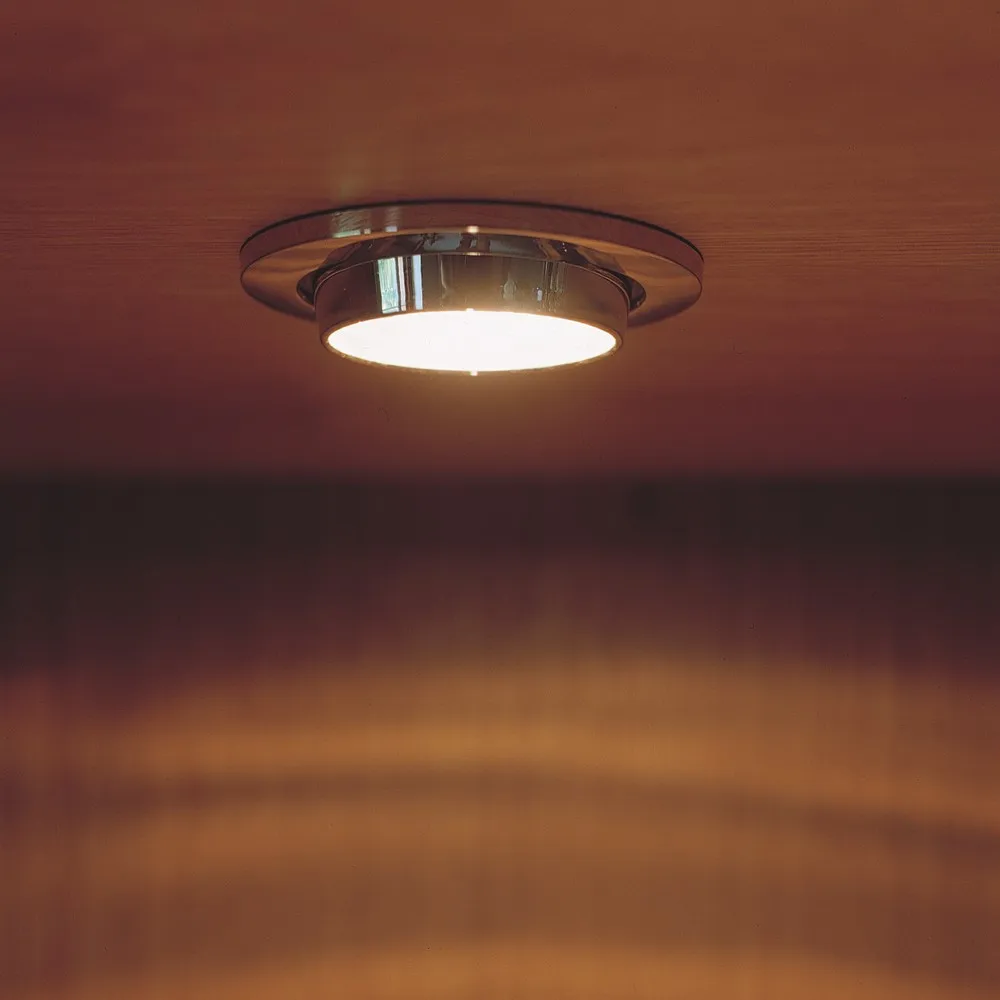 KA72 739 skåp med förnicklade beslag, Rödlack col.67 Karl Andersson & Söner