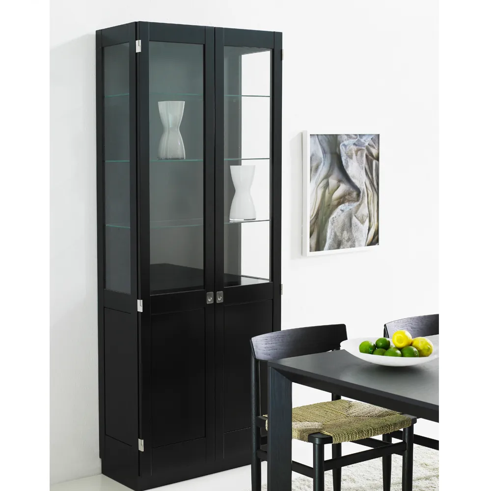 KA72 739 skåp med förnicklade beslag, Rödlack col.67 Karl Andersson & Söner