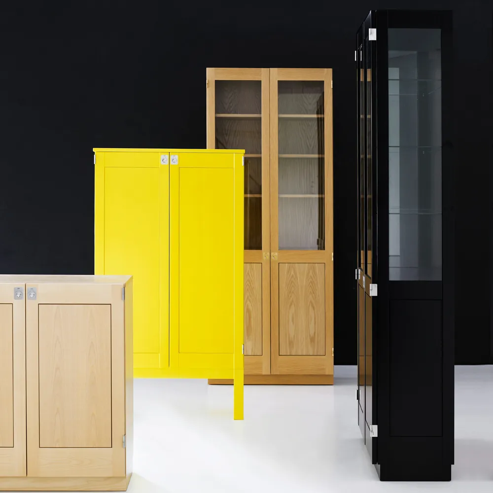 KA72 748 vitrinskåp, Snövitlack dörr vänster Karl Andersson & Söner