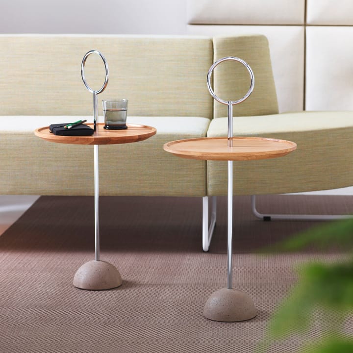 Lollipop bord med ring Ø29xH55 cm - Svartlack kromstativ betongfot - Karl Andersson & Söner