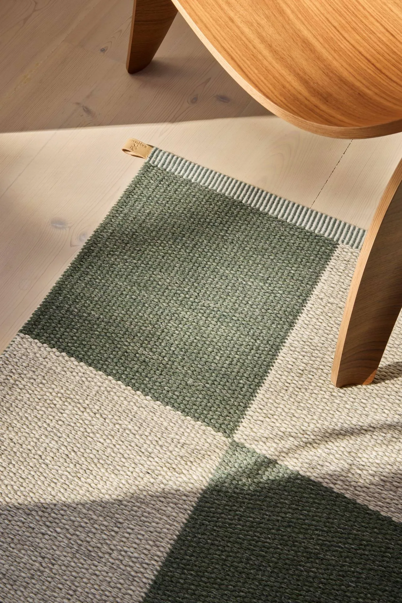 Checkerboard Icon matta, 350 Grey pear, 165x240 cm Kasthall