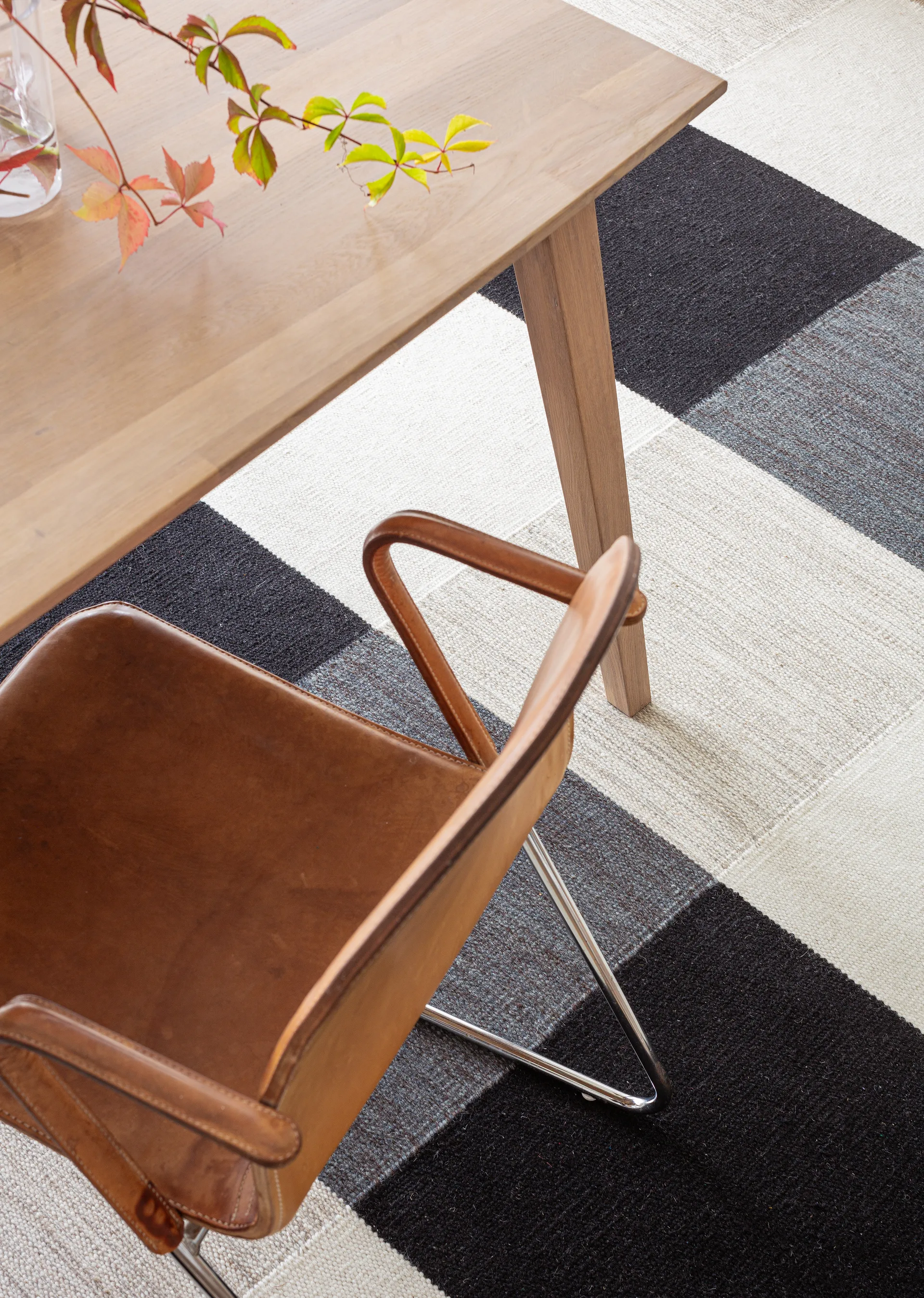 Night and Day ullmatta, White-black 200x300 cm Kateha