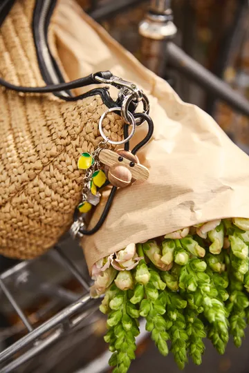 Kaj Bojesen apa nyckelring - Teak-limbaträ, svart läder - Kay Bojesen Denmark