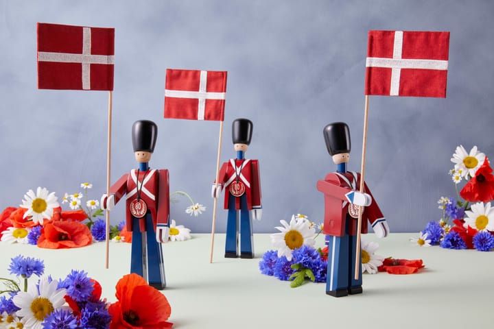 Kay Bojesen fanbärare med textilflagga, 29 cm Kay Bojesen Denmark