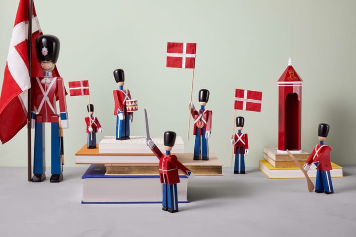 Kay Bojesen fanbärare med textilflagga, 29 cm Kay Bojesen Denmark