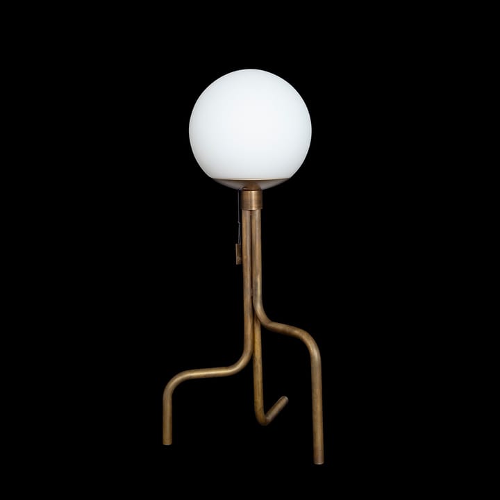 Strapatz bordslampa - rå mässing/matt vit - Konsthantverk
