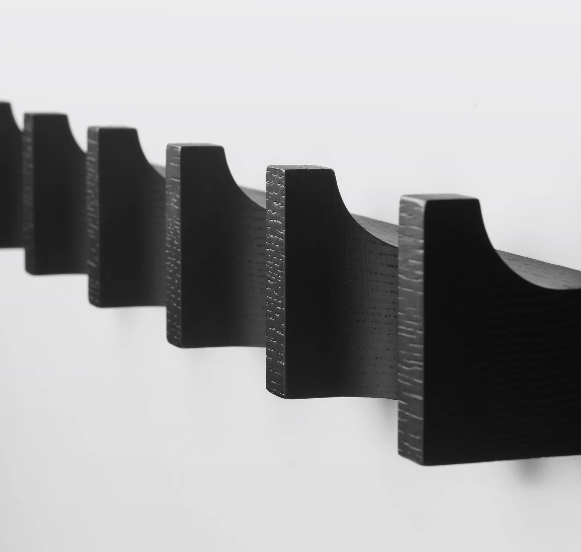 Column klädhängare 49 cm, Svartlackerad ek Kristina Dam Studio