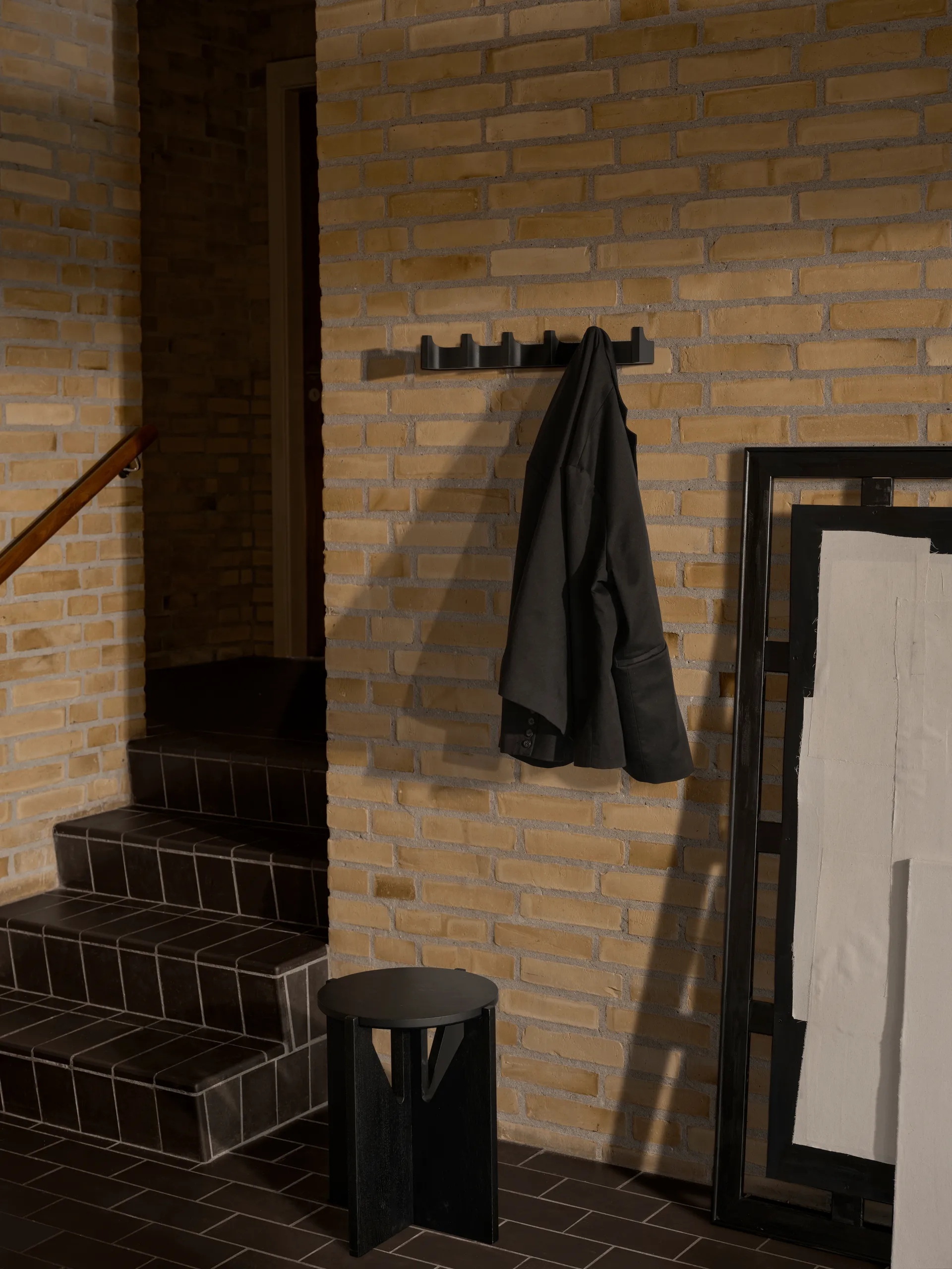 Column klädhängare 49 cm, Svartlackerad ek Kristina Dam Studio