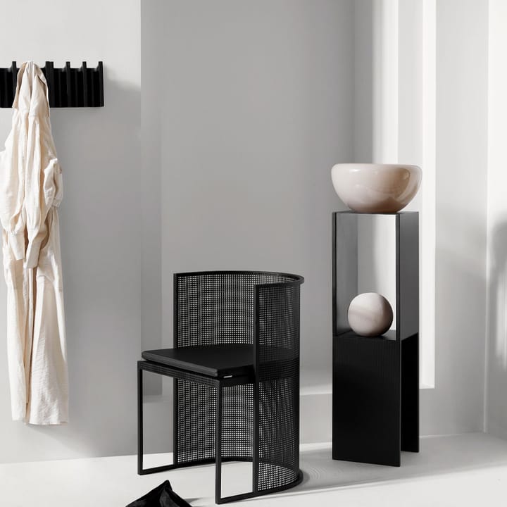 Column klädhängare, Oak black lacquered Kristina Dam Studio