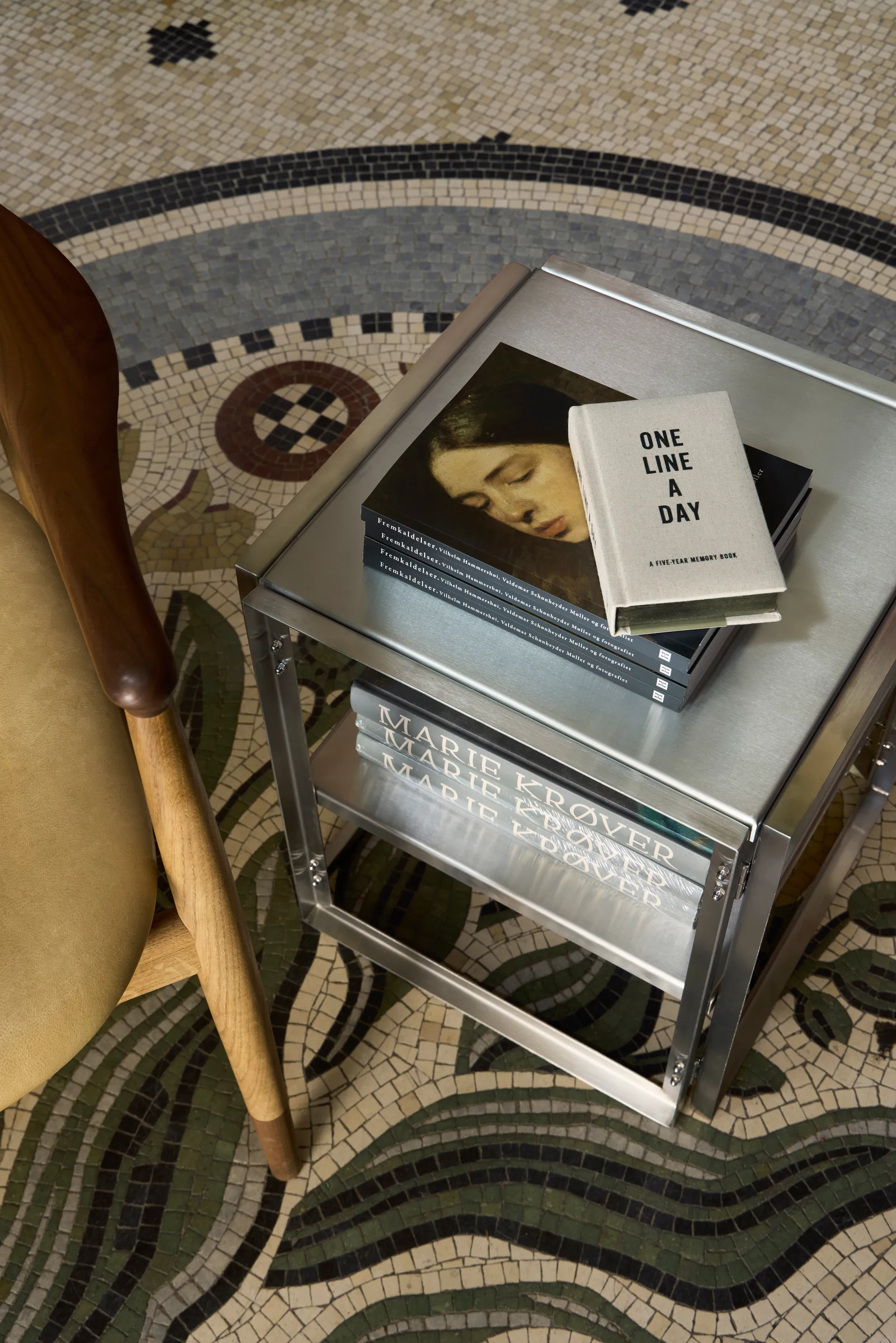 Foldable sidobord 40x40 cm, Borstat rostfritt stål Kristina Dam Studio