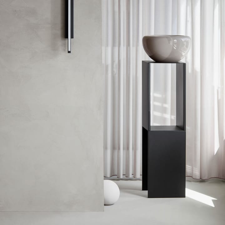 Pedestal sidobord, Black Kristina Dam Studio