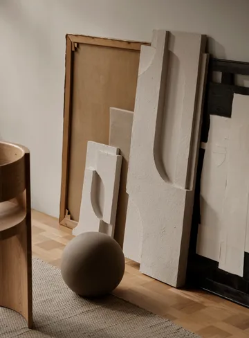 Serif Relief väggdekoration L - Off white - Kristina Dam Studio