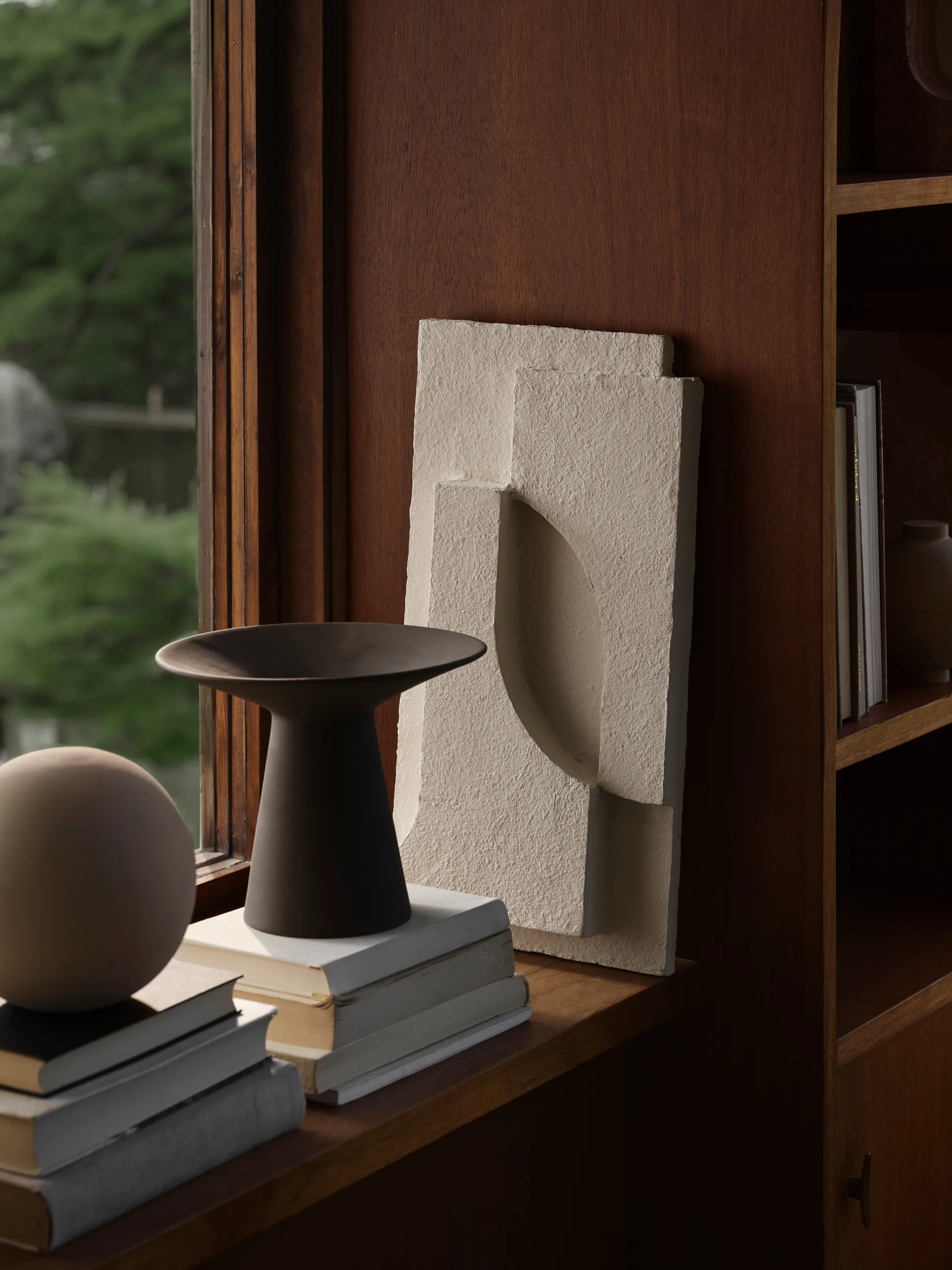 Serif Relief väggdekoration S, Off white Kristina Dam Studio